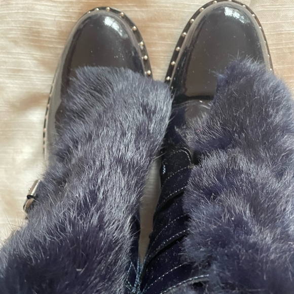 Patent leather and real fur booties - Picture 4 of 9